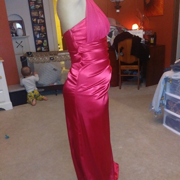 Long red formal/prom/homecoming dress - Picture 4 of 5